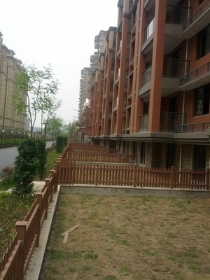 टिकाऊ उद्यान WPC कम्पोजिट बाड़ आसानी से इकट्ठा अनुकूलन योग्य